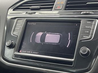 VOLKSWAGEN TIGUAN 2.0 TDI BlueMotion Tech R-Line SUV 5dr Diesel DSG 4Motion Euro 6
