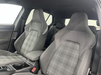 VOLKSWAGEN GOLF 2.0 TDI GTD Hatchback 5dr Diesel DSG Euro 6 (s/s) (200 ps)