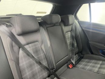 VOLKSWAGEN GOLF 2.0 TDI GTD Hatchback 5dr Diesel DSG Euro 6 (s/s) (200 ps)