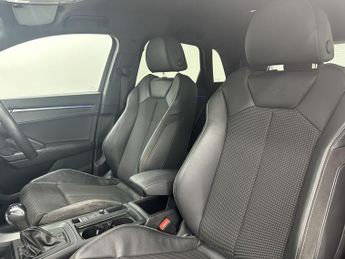 AUDI Q3 1.5 TFSI CoD 35 S line SUV 5dr Petrol S Tronic Euro 6 (s/s) (150