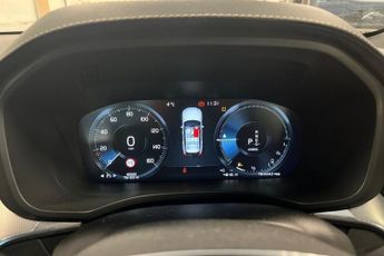 VOLVO XC60 2.0h T8 Twin Engine 11.6kWh R-Design Pro SUV 5dr Petrol Plug-in 