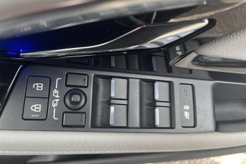 LAND ROVER RANGE ROVER EVOQUE 2.0 D200 MHEV R-Dynamic SE SUV 5dr Diesel Auto 4WD Euro 6 (s/s) 