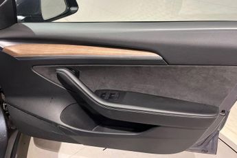 TESLA Model 3 Saloon 4dr Electric Auto RWD (241 bhp)