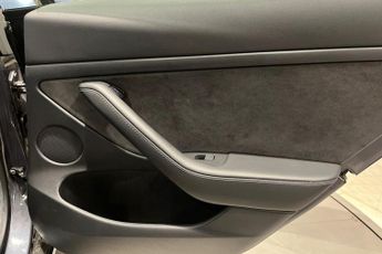 TESLA Model 3 Saloon 4dr Electric Auto RWD (241 bhp) Fixed Panoramic Glass Roo