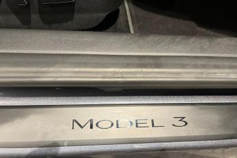 TESLA Model 3 Saloon 4dr Electric Auto RWD (241 bhp)