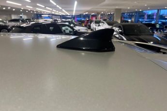 HYUNDAI IONIQ 5 73kWh Ultimate Hatchback 5dr Electric Auto AWD (305 ps) Park Dis