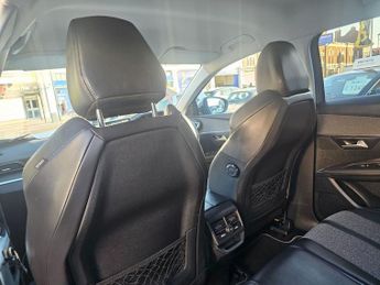 PEUGEOT 3008 AUTOMATIC 1.2 PureTech Allure SUV 5dr Petrol EAT Euro 6 (s/s) (1