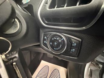 FORD B-MAX 1.6 Titanium MPV 5dr Petrol Powershift Euro 5 (105 ps)