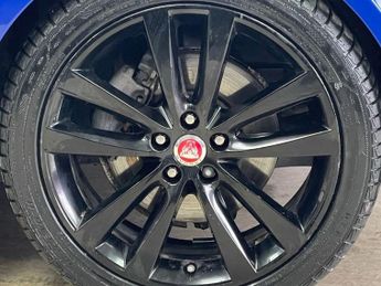 JAGUAR XE 2.0d R-Sport Saloon 4dr Diesel Auto Euro 6 (s/s) (180 ps)