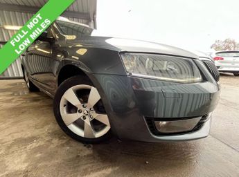 SKODA OCTAVIA 1.6 TDI SE Sport Estate 5dr Diesel DSG Euro 6 (s/s) (110 ps)