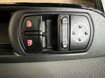 VAUXHALL CORSA 1.4i SE Hatchback 5dr Petrol Auto Euro 6 (90 ps)