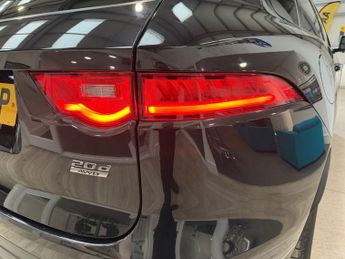 JAGUAR F-PACE 2.0 D180 R-Sport SUV 5dr Diesel Auto AWD Euro 6 (s/s) (180 ps)