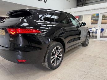 JAGUAR F-PACE 2.0 D180 R-Sport SUV 5dr Diesel Auto AWD Euro 6 (s/s) (180 ps)