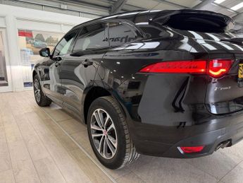 JAGUAR F-PACE 2.0 D180 R-Sport SUV 5dr Diesel Auto AWD Euro 6 (s/s) (180 ps)