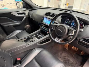 JAGUAR F-PACE 2.0 D180 R-Sport SUV 5dr Diesel Auto AWD Euro 6 (s/s) (180 ps)