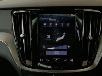 VOLVO V60 2.0 D4 Inscription Estate 5dr Diesel Auto Euro 6 (s/s) (190 ps)