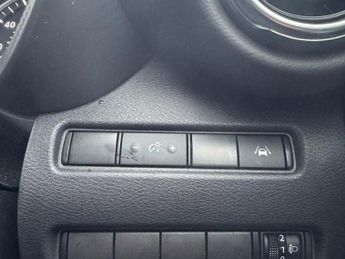 NISSAN JUKE 1.6 N-Connecta SUV 5dr Petrol Hybrid Auto Euro 6 (143 ps)
