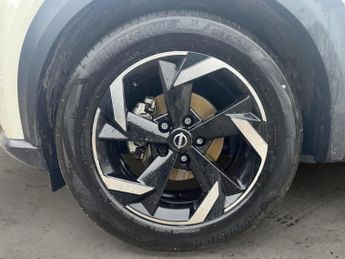 NISSAN JUKE 1.6 N-Connecta SUV 5dr Petrol Hybrid Auto Euro 6 (143 ps)