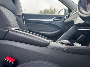 MG MG ZS 51.1kWh SE SUV 5dr Electric Auto (176 ps)