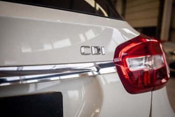 MERCEDES-BENZ GLA 2.1 GLA220 CDI AMG Line SUV 5dr Diesel 7G-DCT 4MATIC Euro 6 (s/s