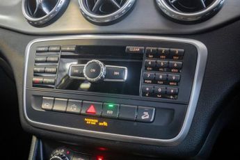 MERCEDES-BENZ GLA 2.1 GLA220 CDI AMG Line SUV 5dr Diesel 7G-DCT 4MATIC Euro 6 (s/s