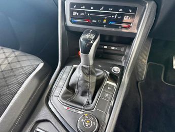 VOLKSWAGEN TIGUAN 2.0 TSI R-Line SUV 5dr Petrol DSG 4Motion Euro 6 (s/s) (190 ps) 