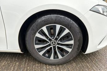 MERCEDES-BENZ A-CLASS 2.0 A180d SE Hatchback 5dr Diesel 8G-DCT Euro 6 (s/s) (116 ps) R