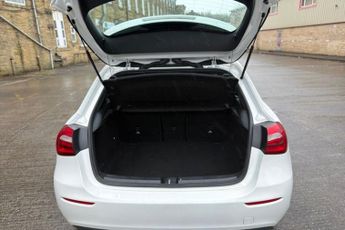 MERCEDES-BENZ A-CLASS 2.0 A180d SE Hatchback 5dr Diesel 8G-DCT Euro 6 (s/s) (116 ps) R