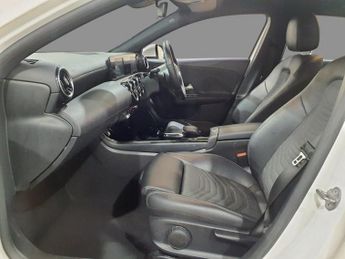 MERCEDES-BENZ A-CLASS 2.0 A180d SE Hatchback 5dr Diesel 8G-DCT Euro 6 (s/s) (116 ps)