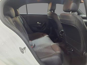 MERCEDES-BENZ A-CLASS 2.0 A180d SE Hatchback 5dr Diesel 8G-DCT Euro 6 (s/s) (116 ps)