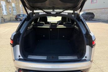 LAND ROVER RANGE ROVER VELAR 3.0 D300 R-Dynamic HSE SUV 5dr Diesel Auto 4WD Euro 6 (s/s) (300