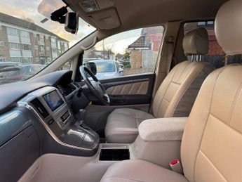 TOYOTA ALPHARD  E FOUR PETROL HYBRID 2.4L