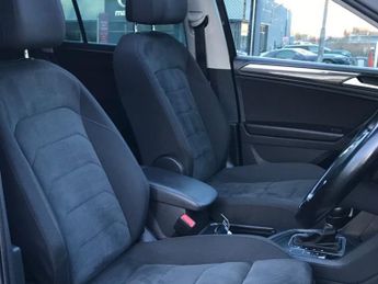 VOLKSWAGEN TIGUAN 2.0 TDI SEL SUV 5dr Diesel DSG Euro 6 (s/s) (150 ps)
