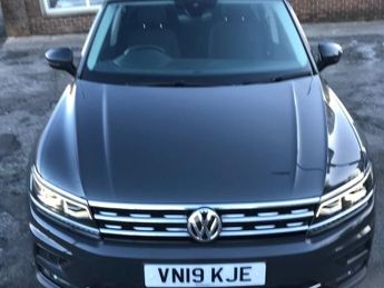 VOLKSWAGEN TIGUAN 2.0 TDI SEL SUV 5dr Diesel DSG Euro 6 (s/s) (150 ps)