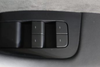 TESLA Model 3 (Dual Motor) Performance Auto 4WDE 4dr (Performance Upgrade)