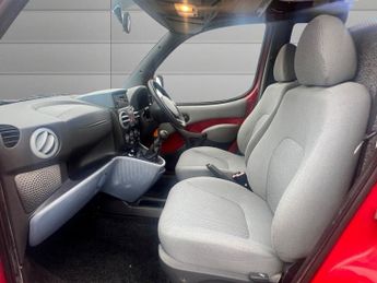 FIAT DOBLO 1.3 MultiJet 16v Active Estate 5dr Diesel Manual (147 g/km, 70 b