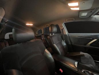 TOYOTA AVENSIS 2.2 D-CAT Icon Business Edition Tourer 5dr Diesel Auto Euro 5 (1