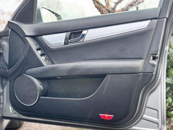 MERCEDES-BENZ C-CLASS 1.8 C250 BlueEfficiency Sport Saloon 4dr Petrol Auto Euro 5 (204