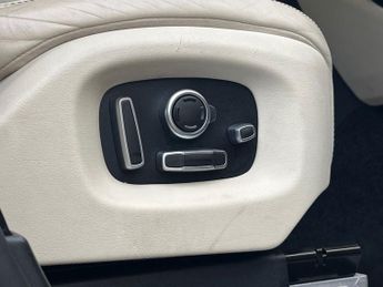 LAND ROVER RANGE ROVER 4.4 SD V8 Autobiography SUV 5dr Diesel Auto 4WD Euro 6 (s/s) (33