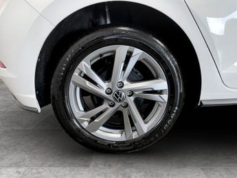 VOLKSWAGEN POLO 1.0 TSI R-Line Hatchback 5dr Petrol DSG Euro 6 (s/s) (95 ps)