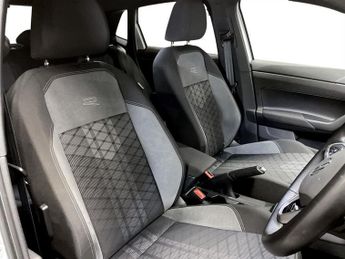 VOLKSWAGEN POLO 1.0 TSI R-Line Hatchback 5dr Petrol DSG Euro 6 (s/s) (95 ps)