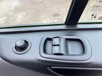 FORD TRANSIT CUSTOM 1.0 340 EcoBoost 13.6kWh Trend Auto L1 H1 Euro 6 5dr