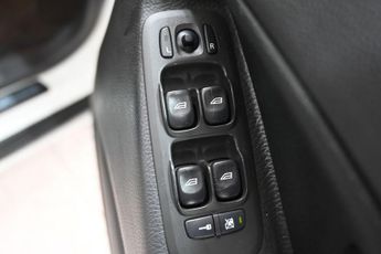 VOLVO XC90 2.4 D5 ES SUV 5dr Diesel Geartronic 4WD Euro 5 (200 ps)