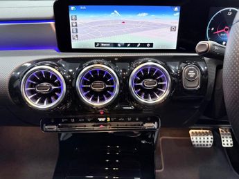 MERCEDES-BENZ CLA 1.3 CLA250e 15.6kWh AMG Line (Premium) Coupe 4dr Petrol Plug-in 