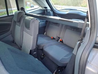 FORD GRAND C-MAX 2.0 TDCi Titanium MPV 5dr Diesel Powershift Euro 5 (140 ps)