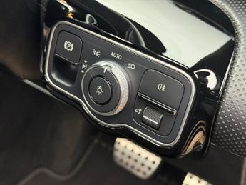 MERCEDES-BENZ A-CLASS 1.3 A180 AMG Line Night Edition (Premium Plus) Hatchback 5dr Pet