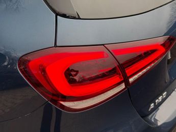 MERCEDES-BENZ A-CLASS 1.3 A180 AMG Line Night Edition (Premium Plus) Hatchback 5dr Pet