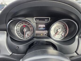 MERCEDES-BENZ CLA 2.1 CLA220d AMG Sport Coupe 4dr Diesel 7G-DCT Euro 6 (s/s) (177 