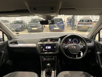 VOLKSWAGEN TIGUAN 2.0 TDI SE SUV 5dr Diesel Manual Euro 6 (s/s) (150 ps)