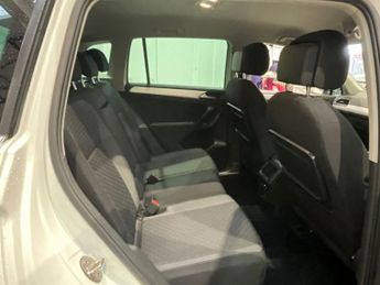 VOLKSWAGEN TIGUAN 2.0 TDI SE SUV 5dr Diesel Manual Euro 6 (s/s) (150 ps)